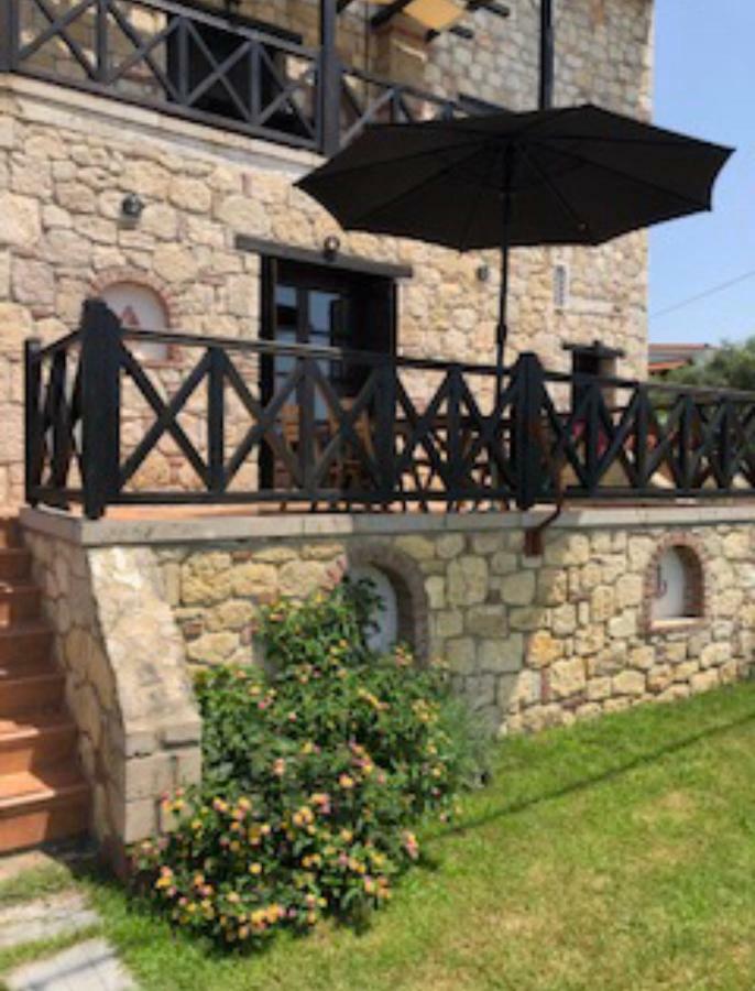 Holliday Stone Villa Psakoudia Bagian luar foto